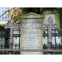 17896_6233 Grabstein Victor Ludwig Klopstock und dessen Frau und Sohn. | Klopstockstrasse, historische Bilder und aktuelle Fotos aus Hamburg Ottensen.
